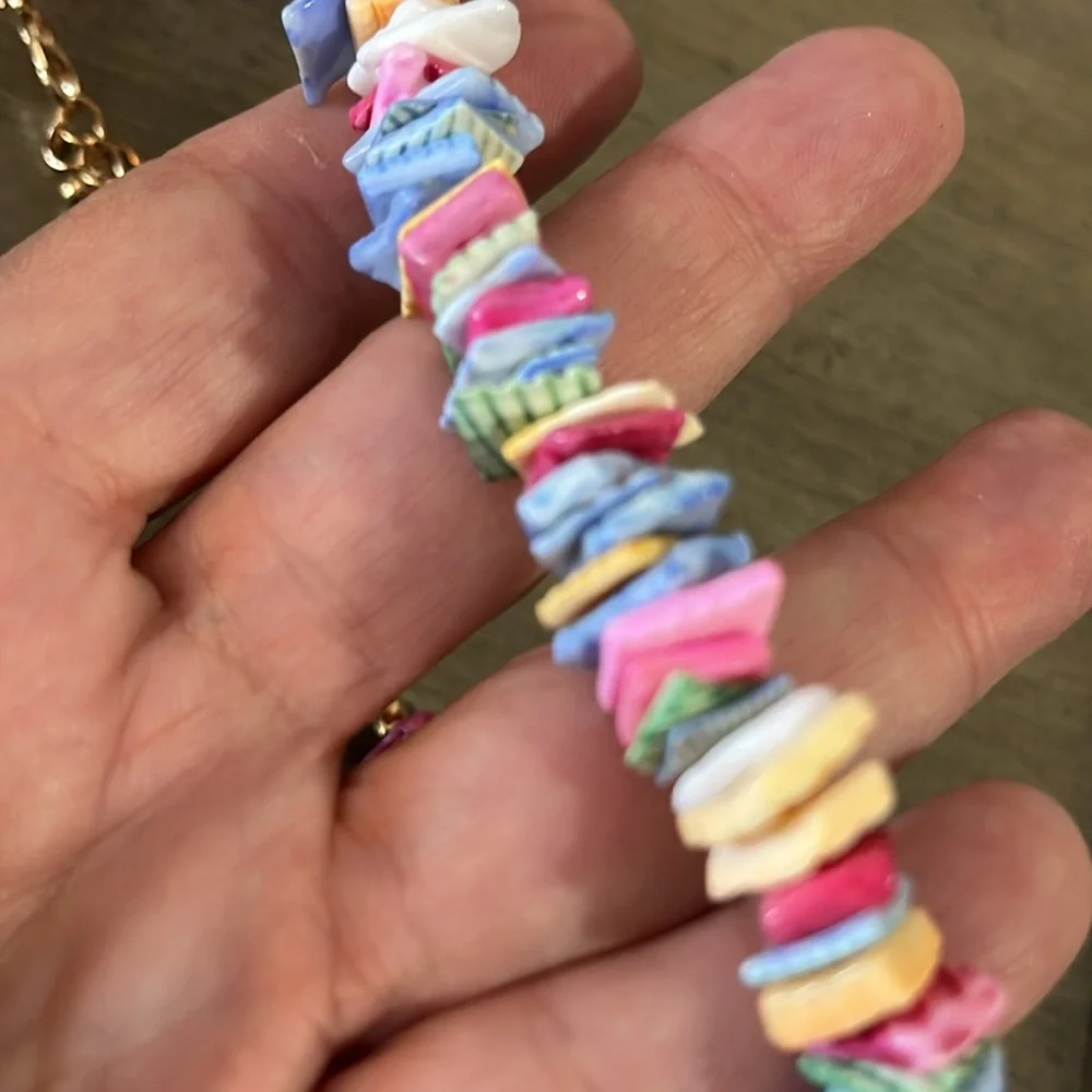 COLORFUL PUKA SHELL CHOKER NECKLACE SET NEW IN PACKAGE